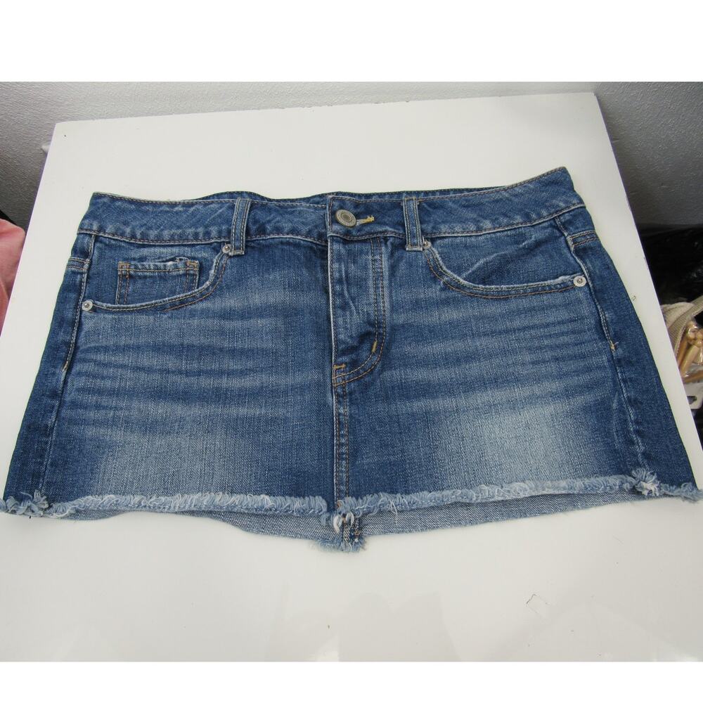 American Eagle Size 6 Micro Mini Denim Skirt Raw Hem Distressed Y2K Casual Basic